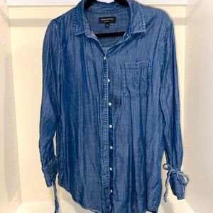Banana Republic 🍌 Chambray Top w/ Wrap Sleeve